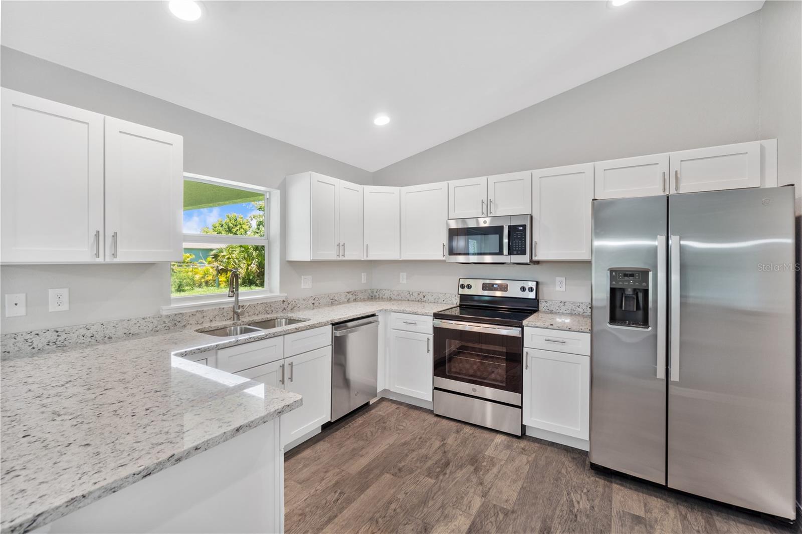 12107 BROOKSIDE AVE, PORT CHARLOTTE, FL — photo 9
