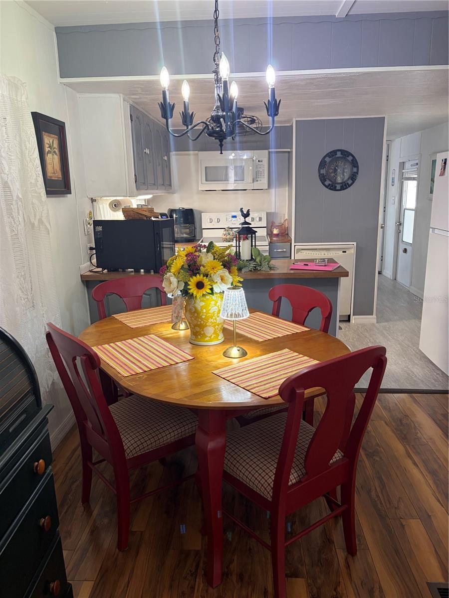 723 ROMA RD, VENICE, FL — photo 7