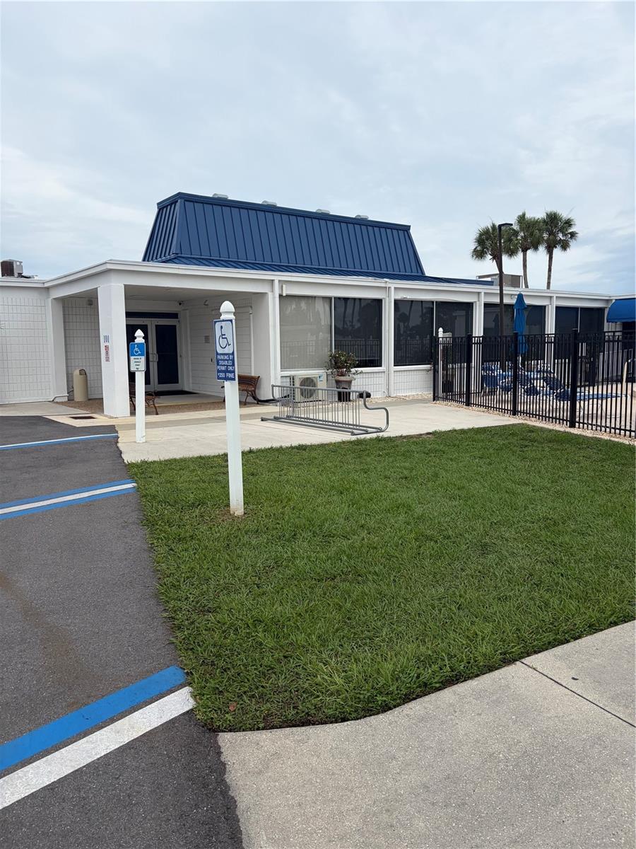 723 ROMA RD, VENICE, FL — photo 32