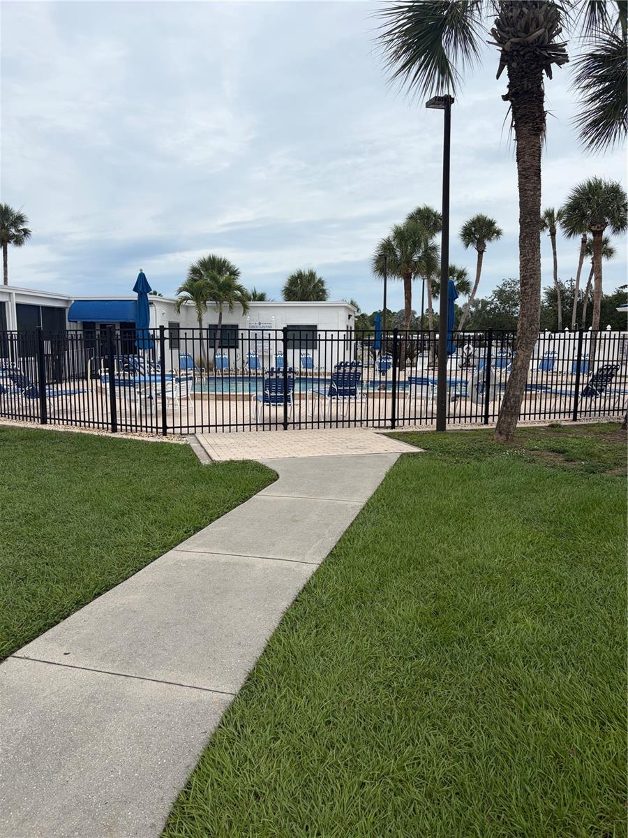 723 ROMA RD, VENICE, FL — photo 33