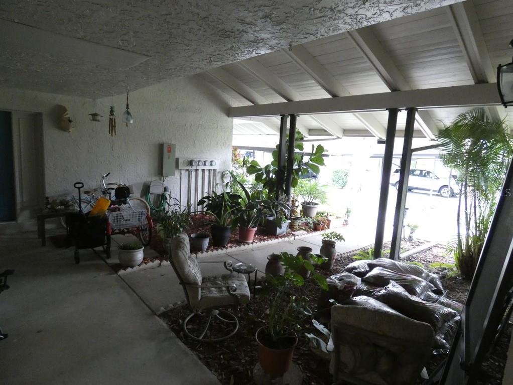 1024 10TH CIR SE, LARGO, FL — photo 2