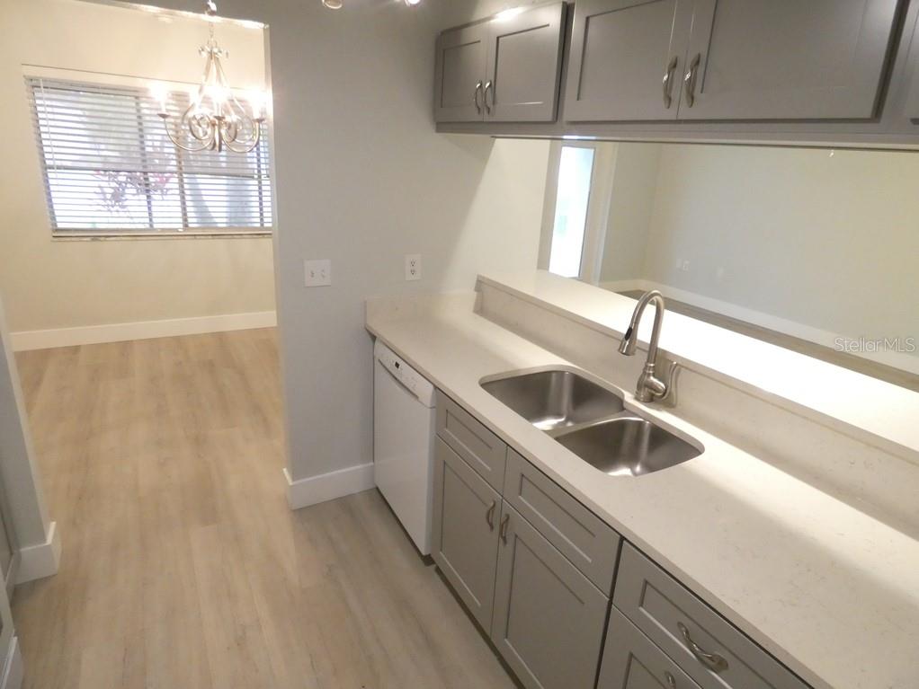 1024 10TH CIR SE, LARGO, FL — photo 10