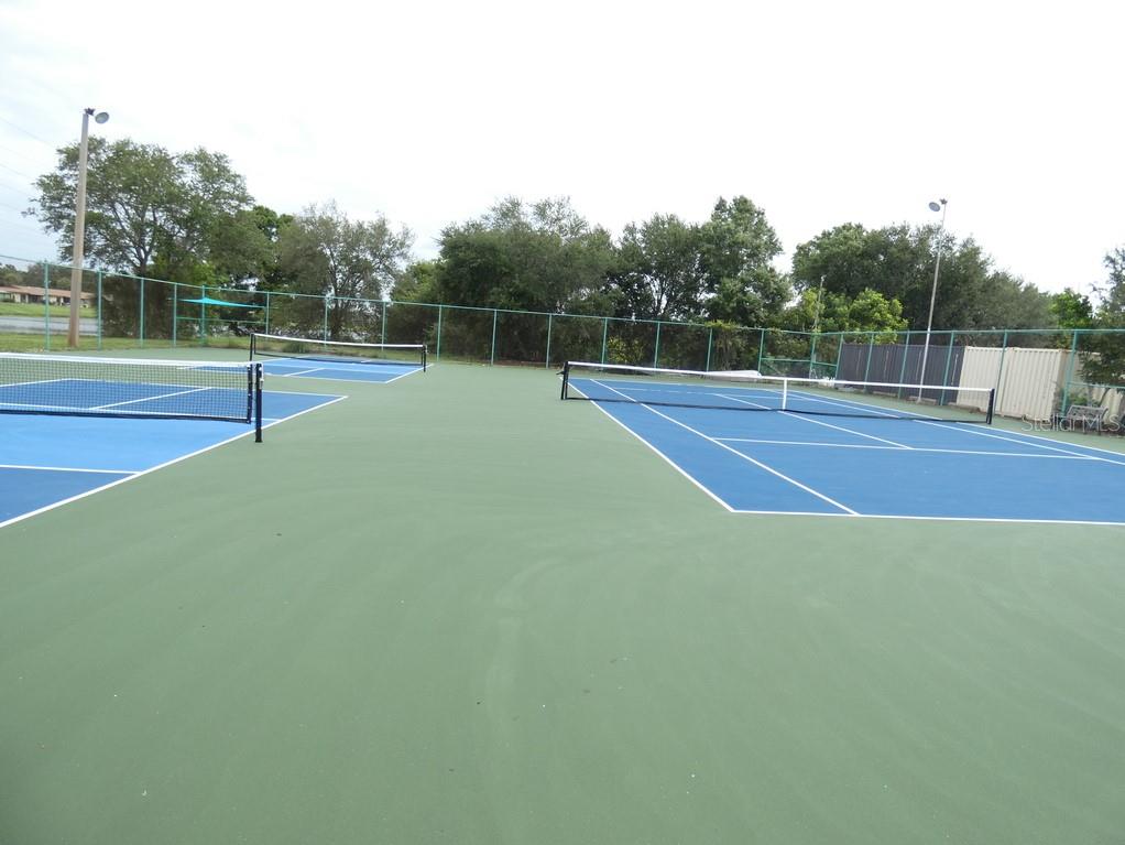 1024 10TH CIR SE, LARGO, FL — photo 28