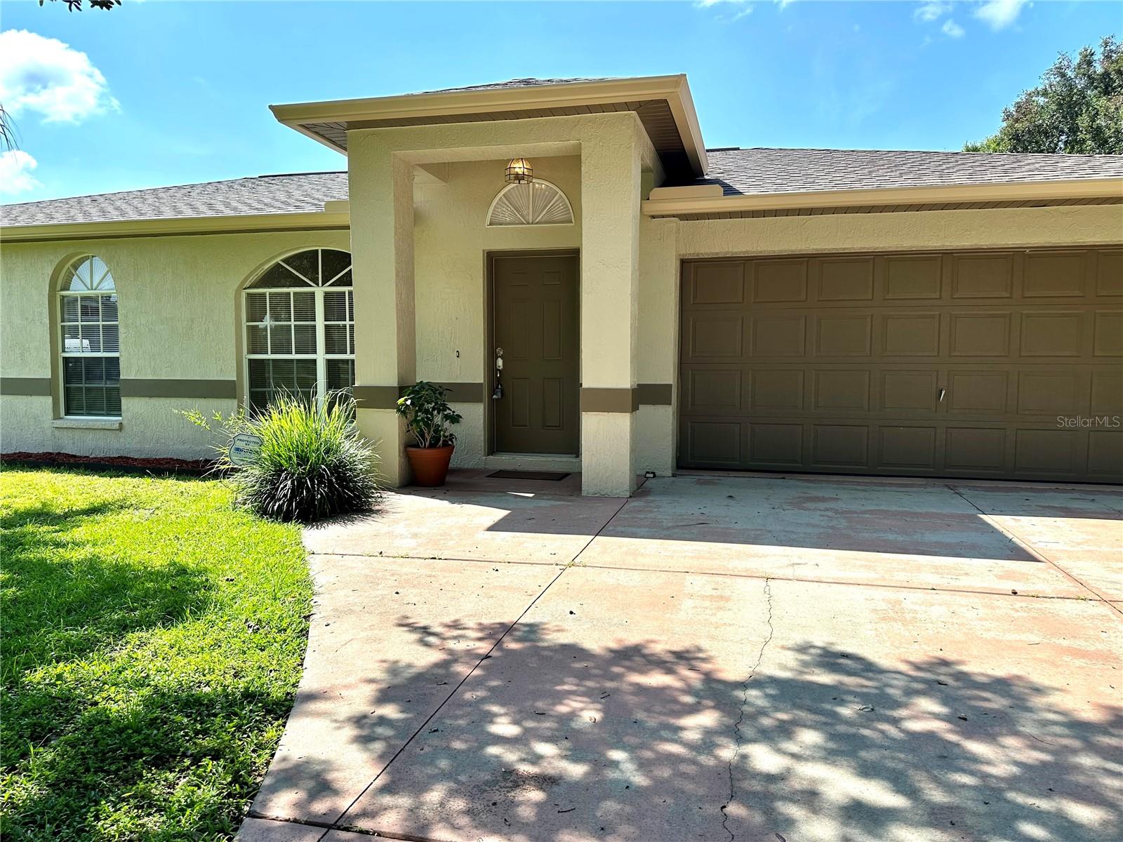 4416 REDCOAT DR, WESLEY CHAPEL, FL — photo 2