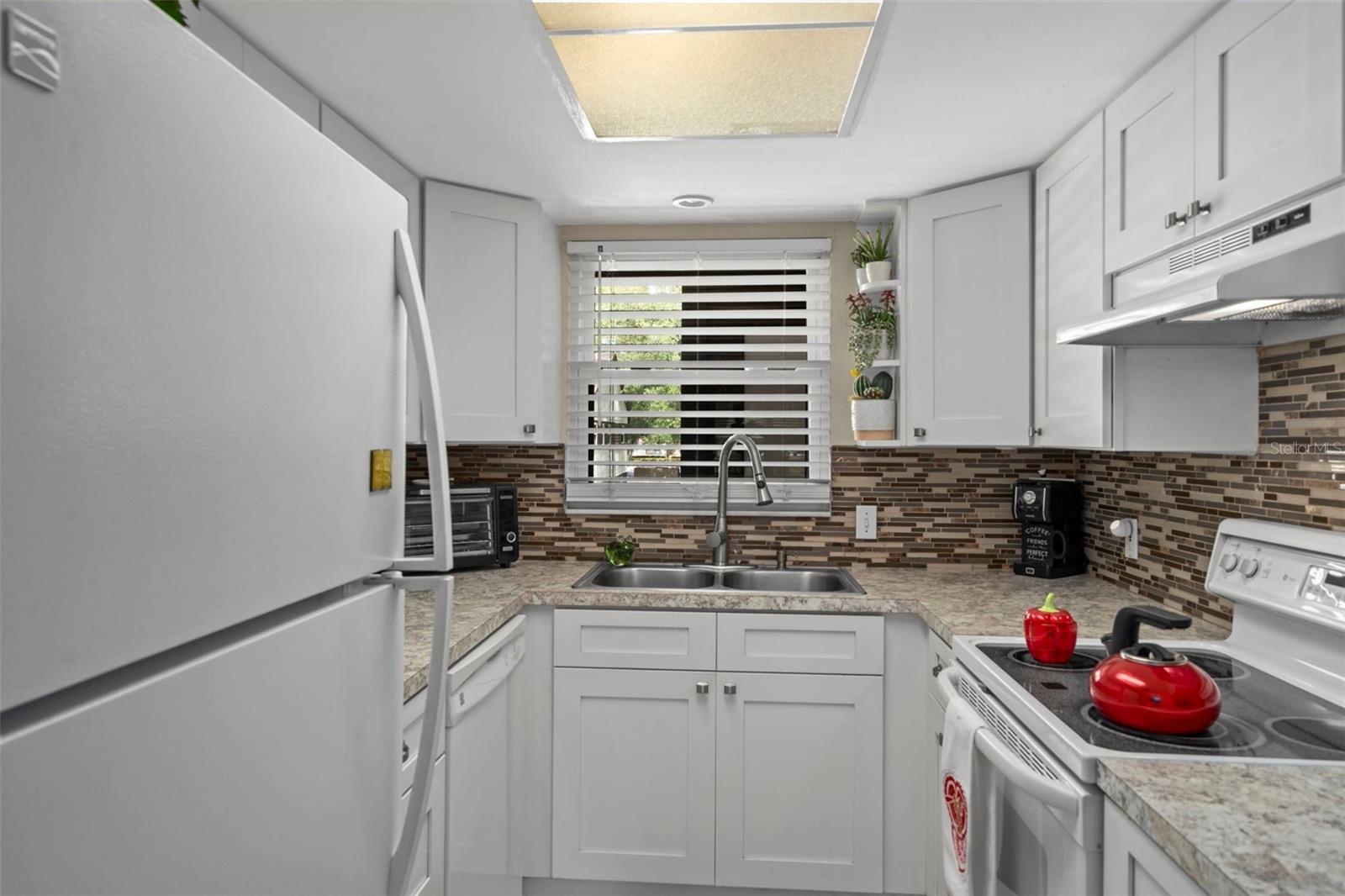 4101 PASSPORT LN #202, NEW PORT RICHEY, FL — photo 4