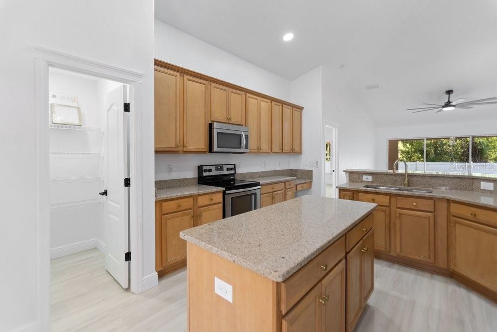 6249 TWIN BRIDGES DR, ZEPHYRHILLS, FL — photo 17