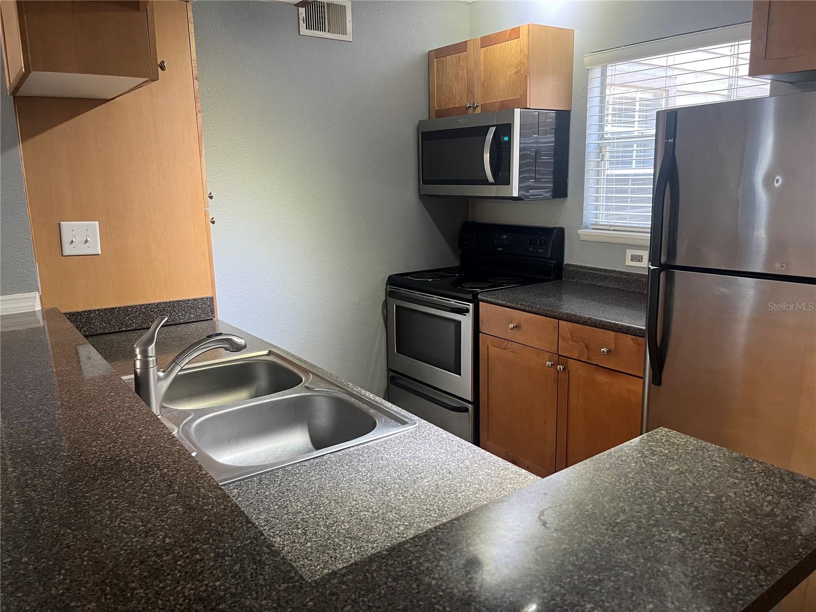 2500 WINDING CREEK BLVD #C205, CLEARWATER, FL — photo 8