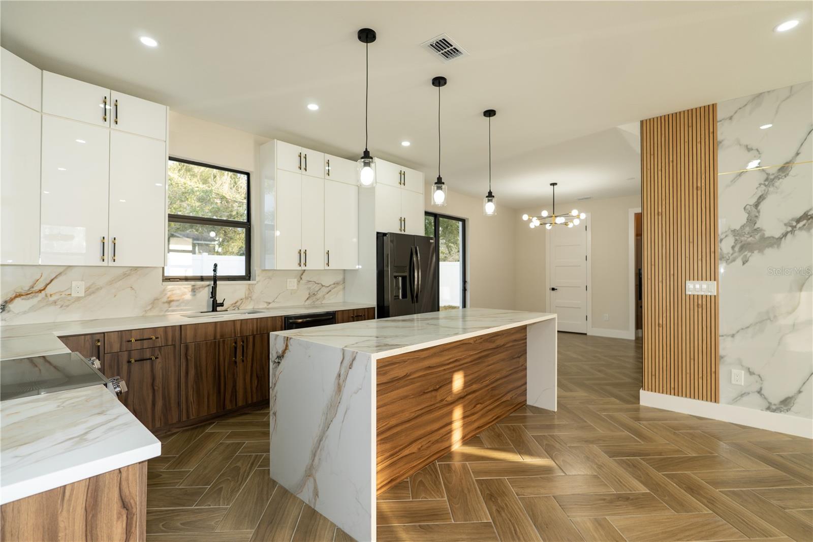 12905 WORCHESTER AVE, TAMPA, FL — photo 8