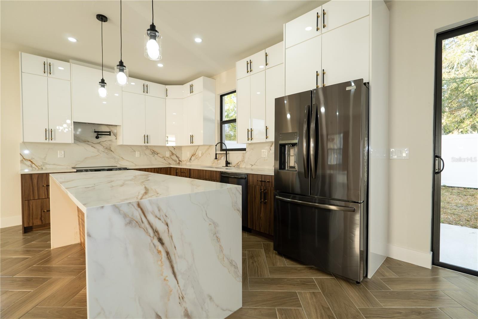 12905 WORCHESTER AVE, TAMPA, FL — photo 10