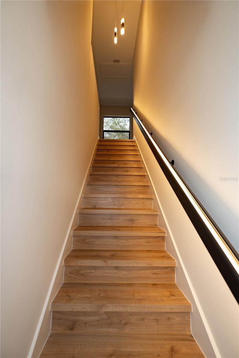 12905 WORCHESTER AVE, TAMPA, FL — photo 17