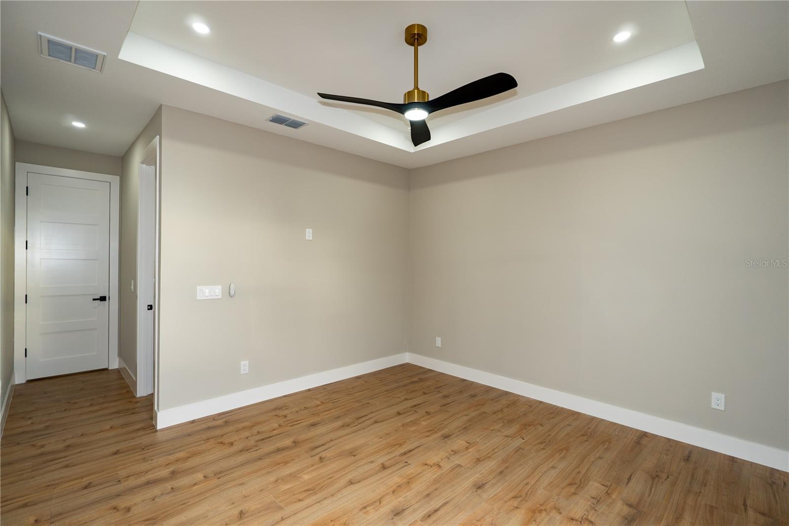 12905 WORCHESTER AVE, TAMPA, FL — photo 24