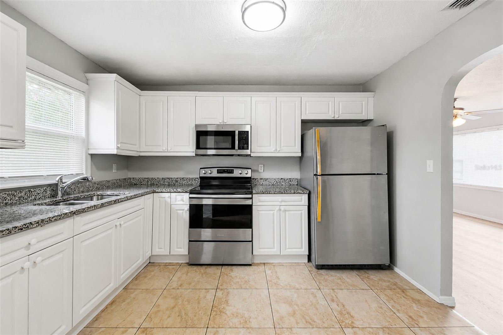 2817 HAWTHORNE ST, SARASOTA, FL — photo 18