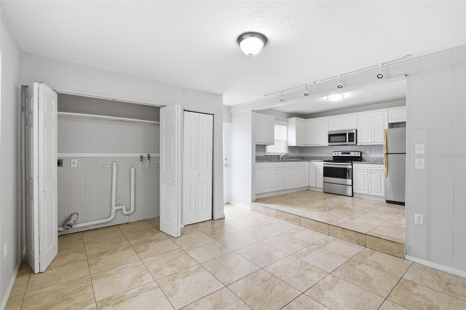 2817 HAWTHORNE ST, SARASOTA, FL — photo 21