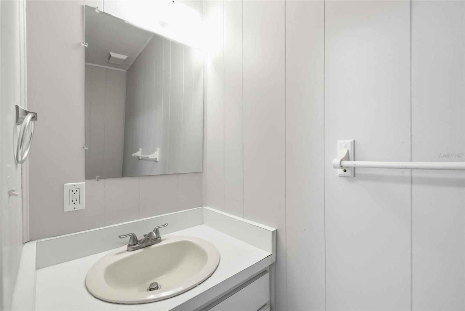 2817 HAWTHORNE ST, SARASOTA, FL — photo 36