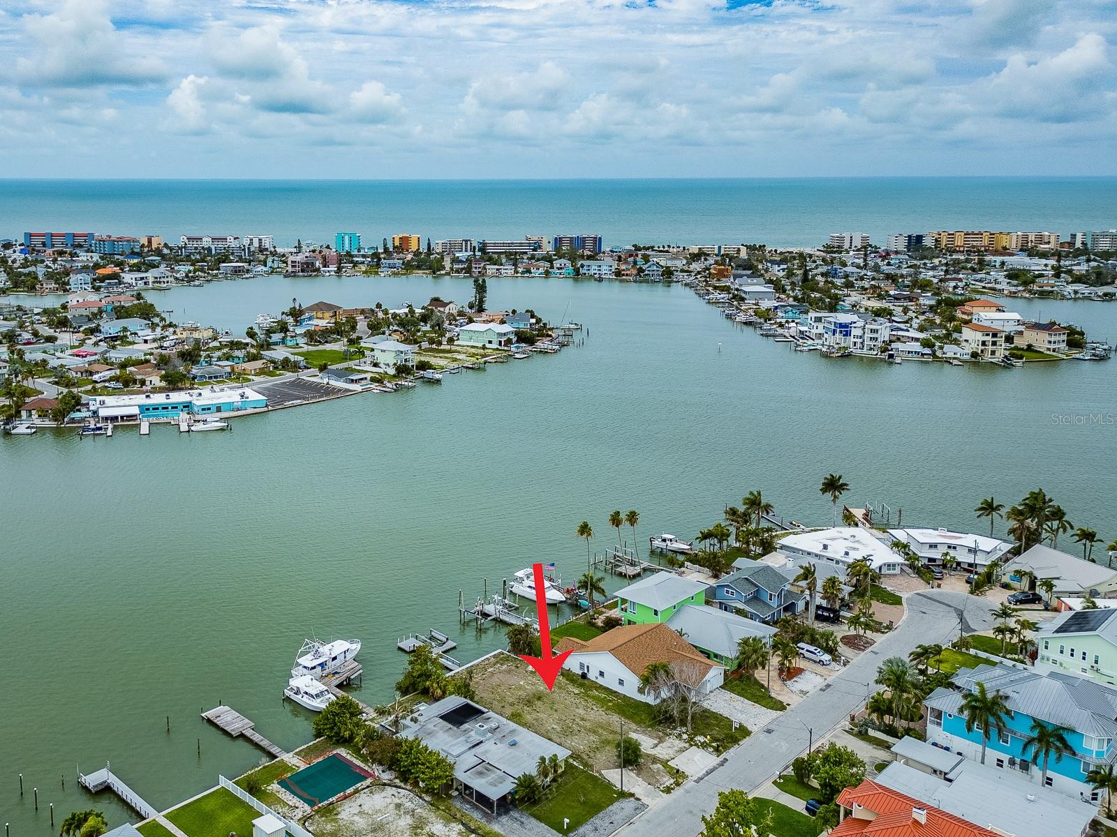 813 BAY POINT DR, MADEIRA BEACH, FL