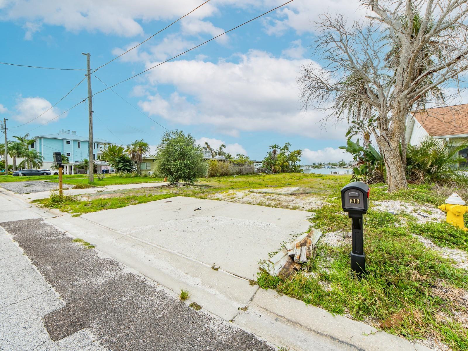813 BAY POINT DR, MADEIRA BEACH, FL — photo 7