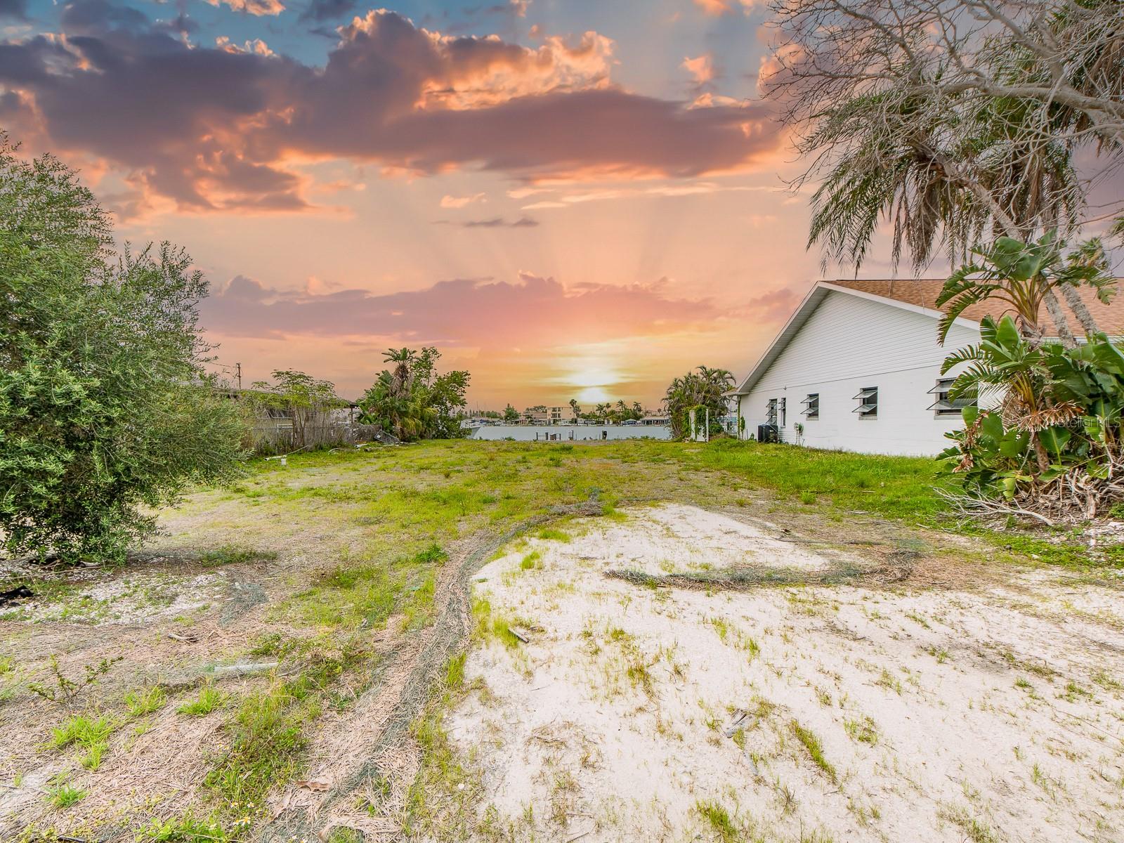 813 BAY POINT DR, MADEIRA BEACH, FL — photo 8