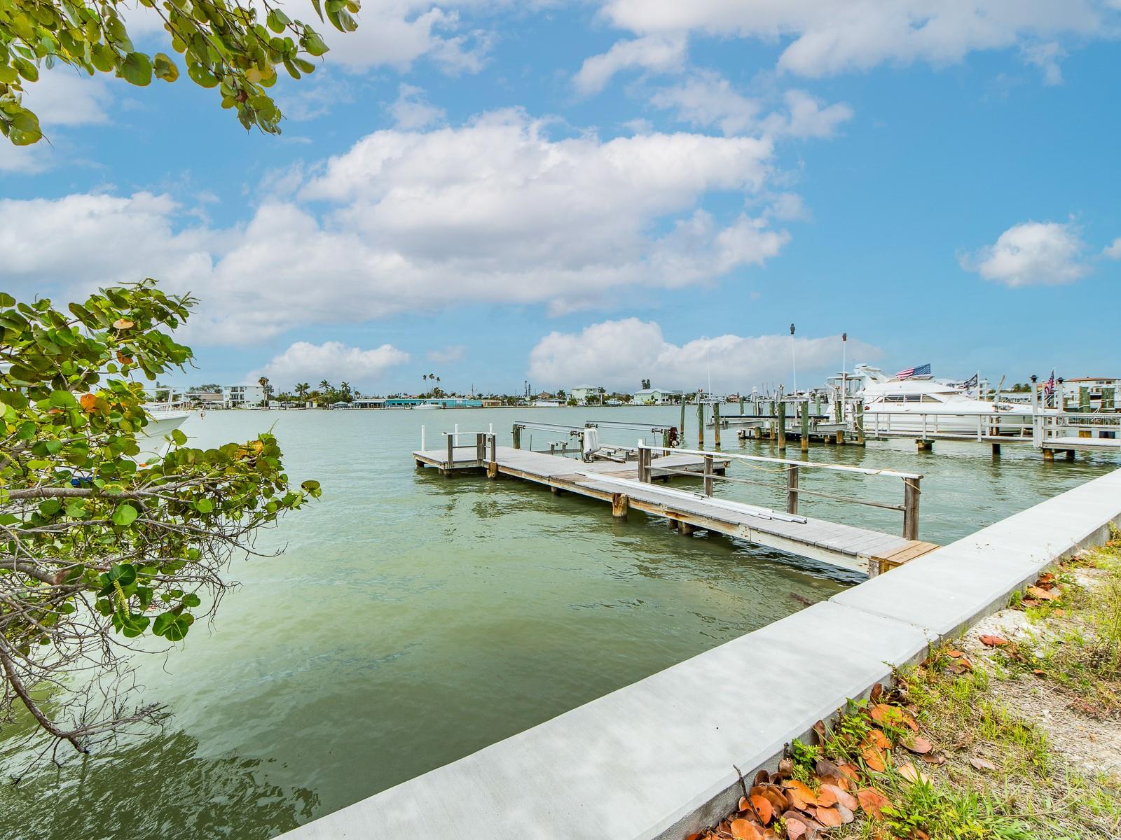 813 BAY POINT DR, MADEIRA BEACH, FL — photo 9