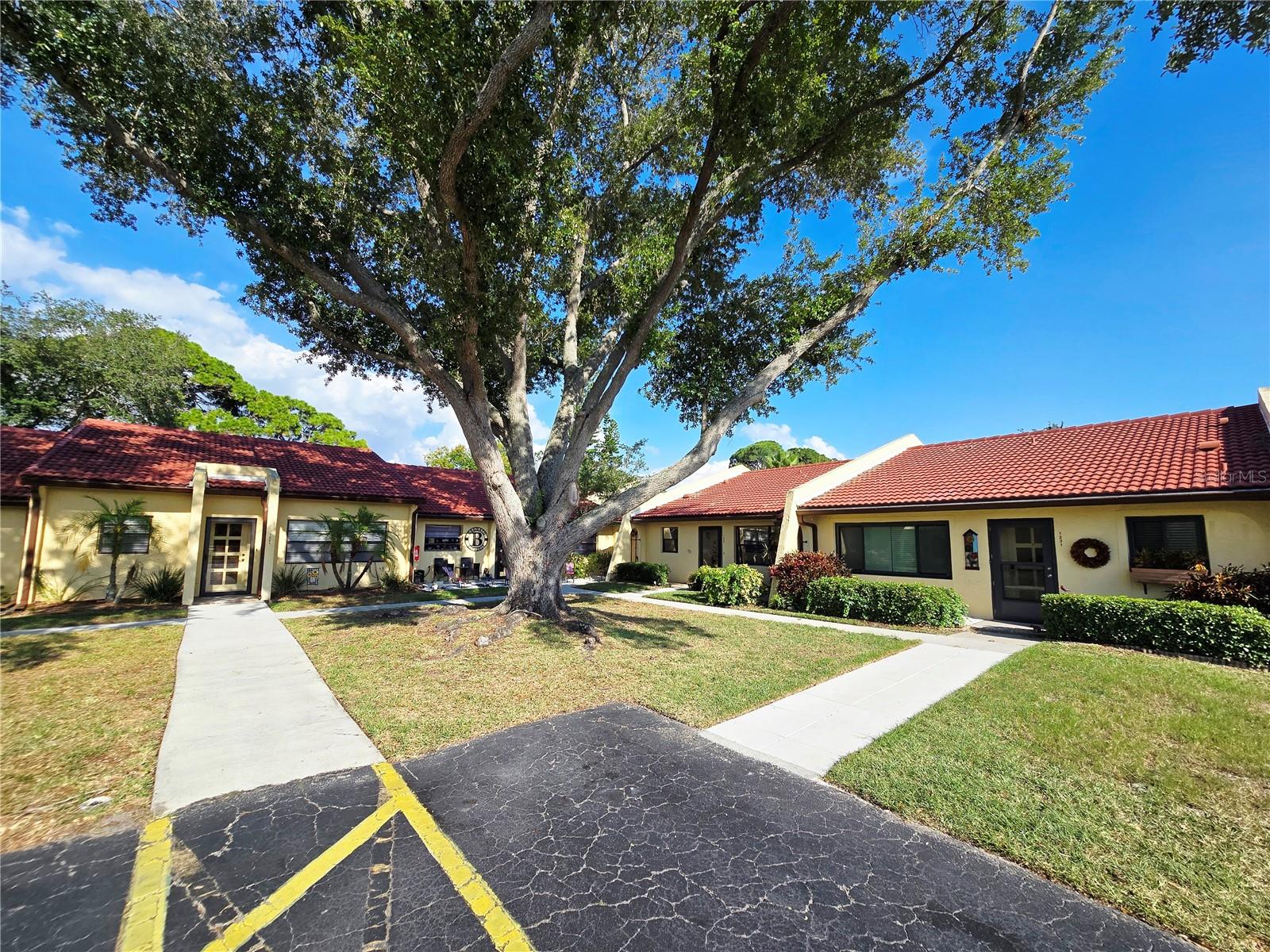 1225 56TH ST W, BRADENTON, FL — photo 2