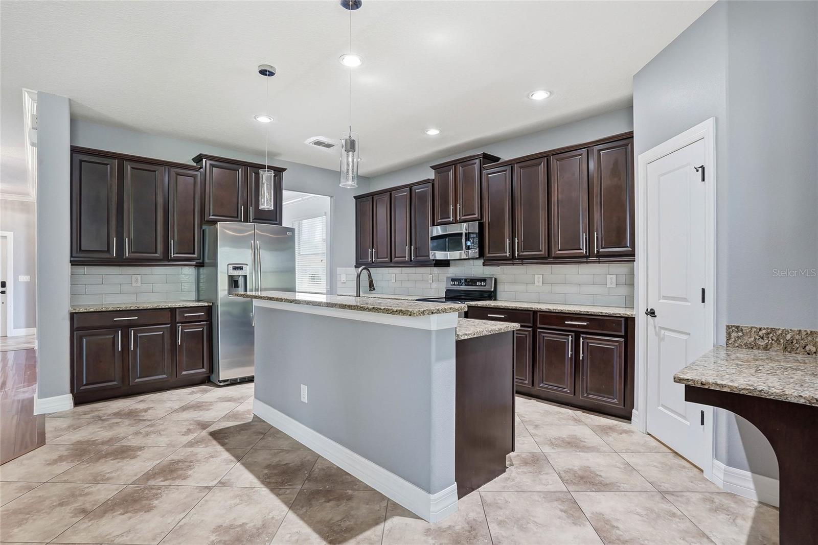 3987 ROUND TABLE CT, LAND O LAKES, FL — photo 7