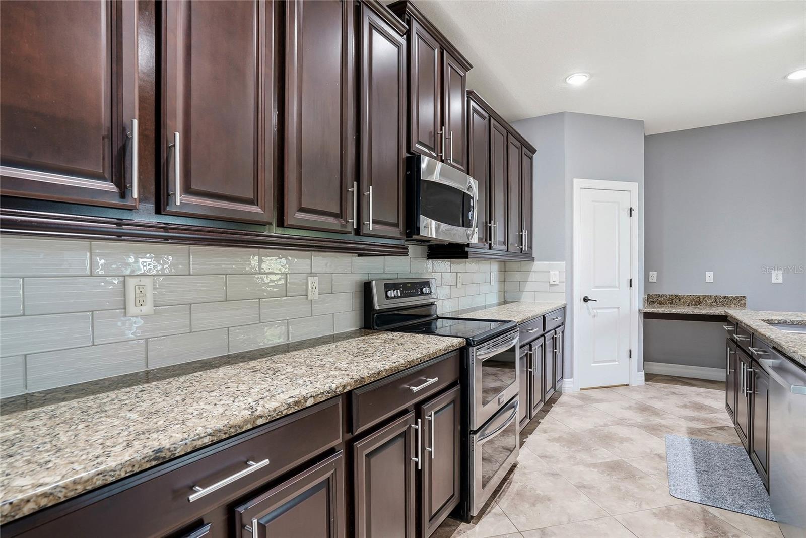 3987 ROUND TABLE CT, LAND O LAKES, FL — photo 8