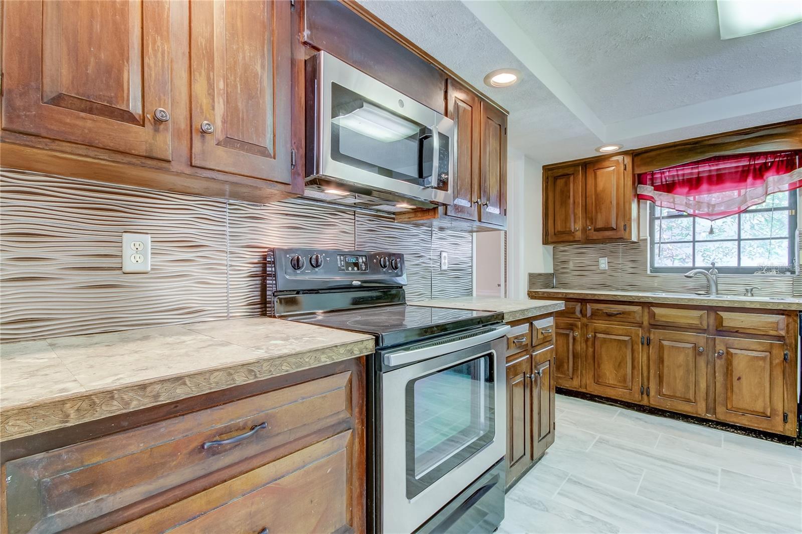 10406 RECLINATA LN, TAMPA, FL — photo 13