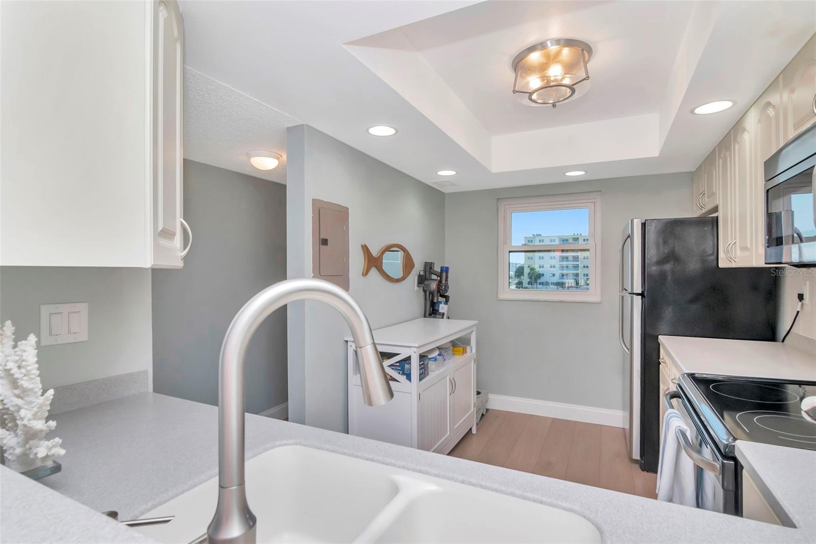 17580 GULF BLVD #403, REDINGTON SHORES, FL — photo 12