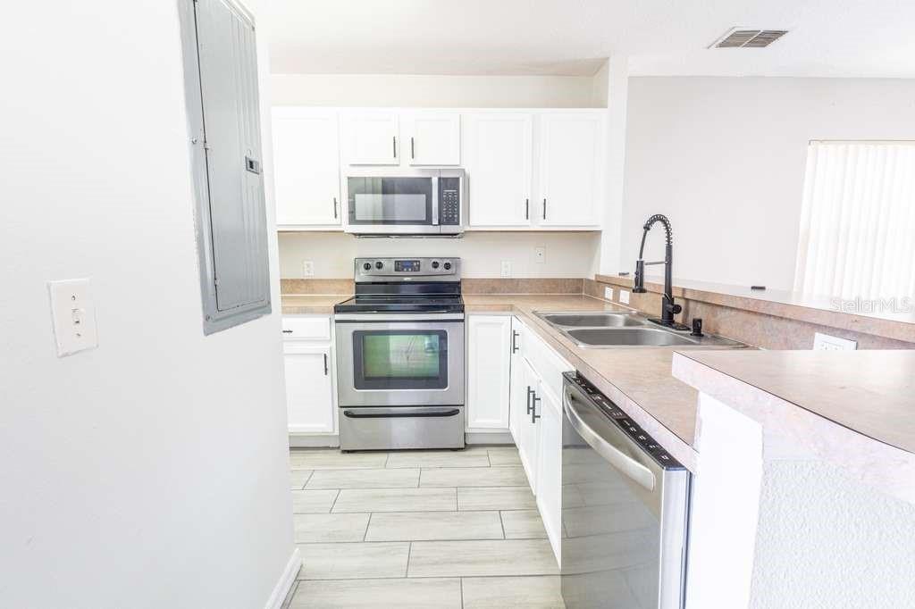 141 JONES LN #A, KISSIMMEE, FL — photo 2