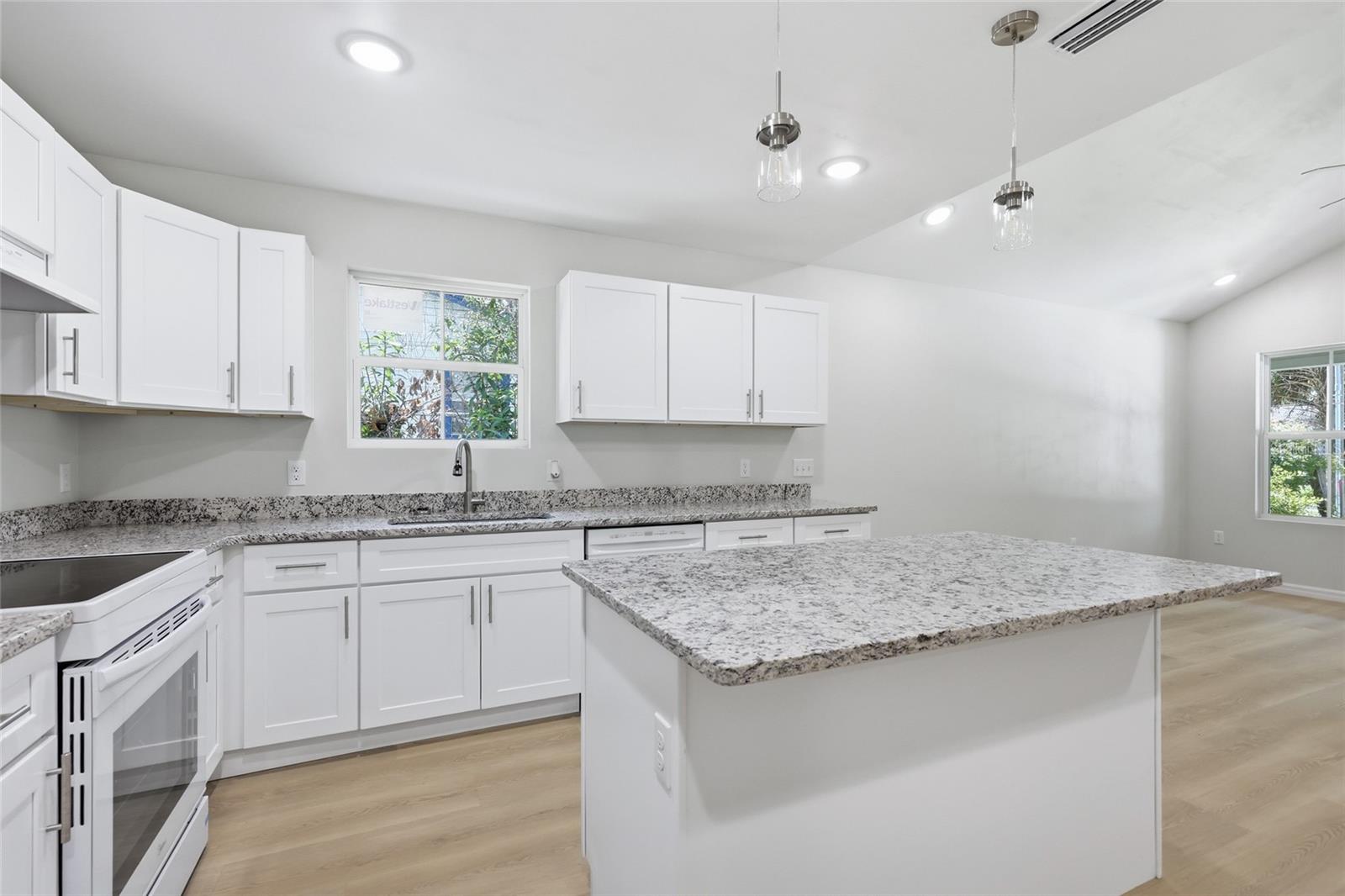 925 NE 19TH ST, GAINESVILLE, FL — photo 6