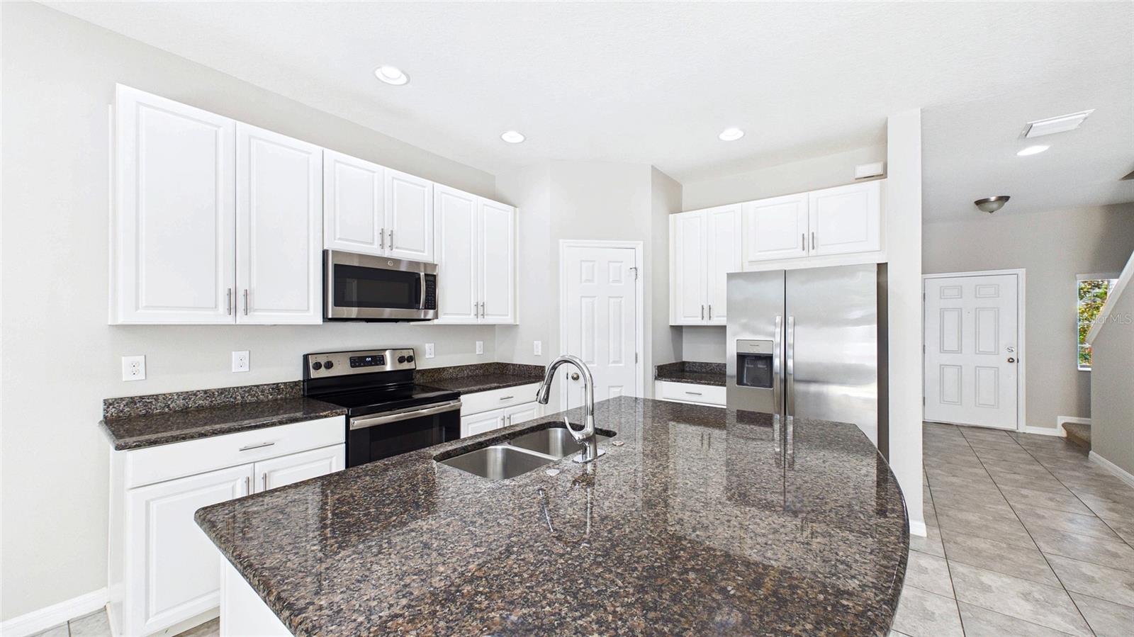 7214 GRAND ELM DR, RIVERVIEW, FL — photo 3