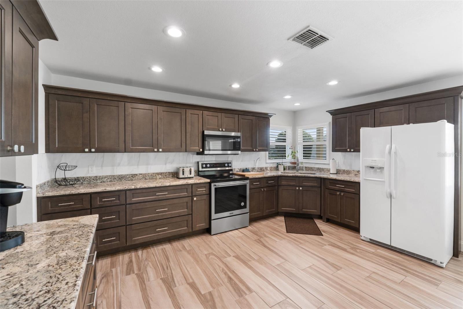 1957 PRAIRIE DUNES CIR N, LAKELAND, FL — photo 6