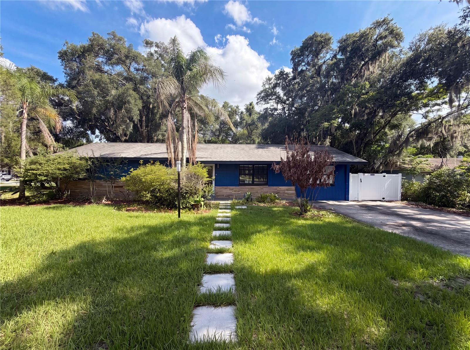 820 E WISCONSIN AVE, DELAND, FL