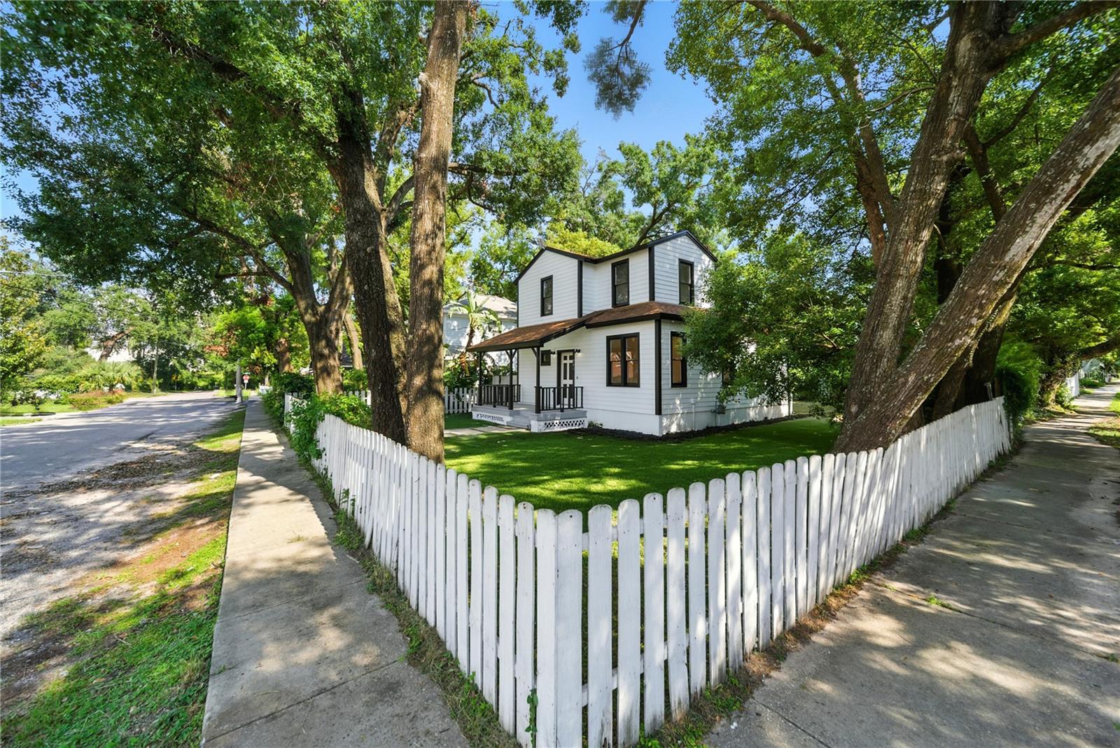 501 E SPARKMAN AVE, TAMPA, FL — photo 2