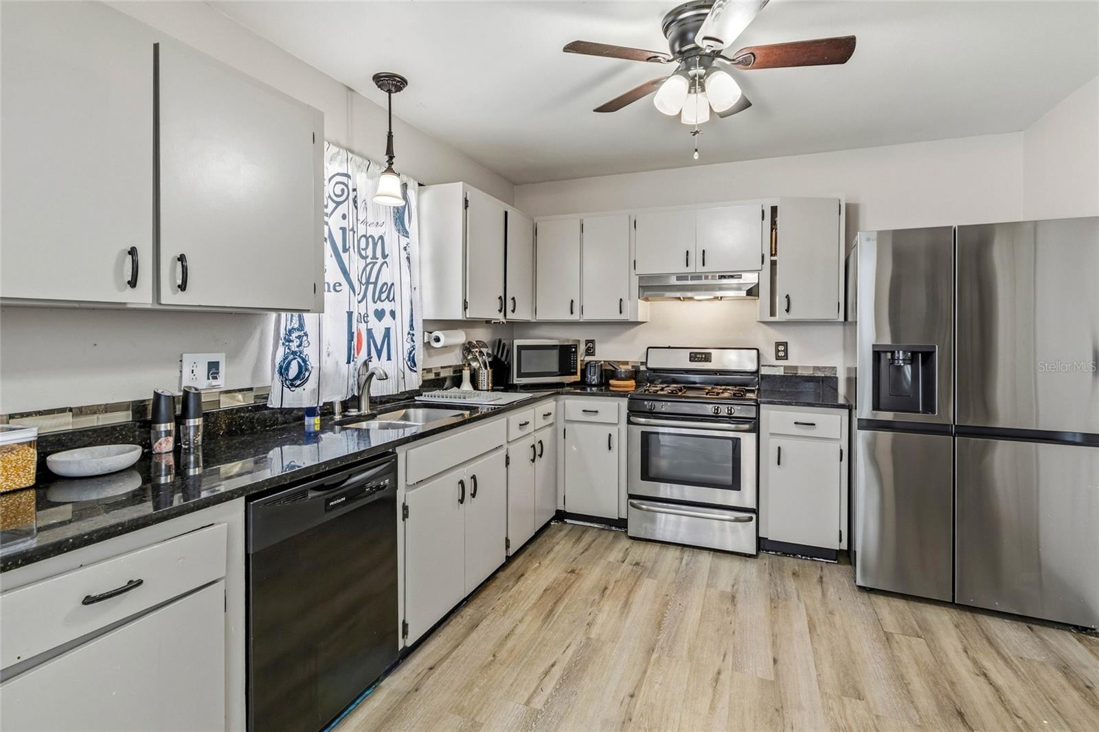 5262 WOODRIDGE LN, SPRING HILL, FL — photo 4