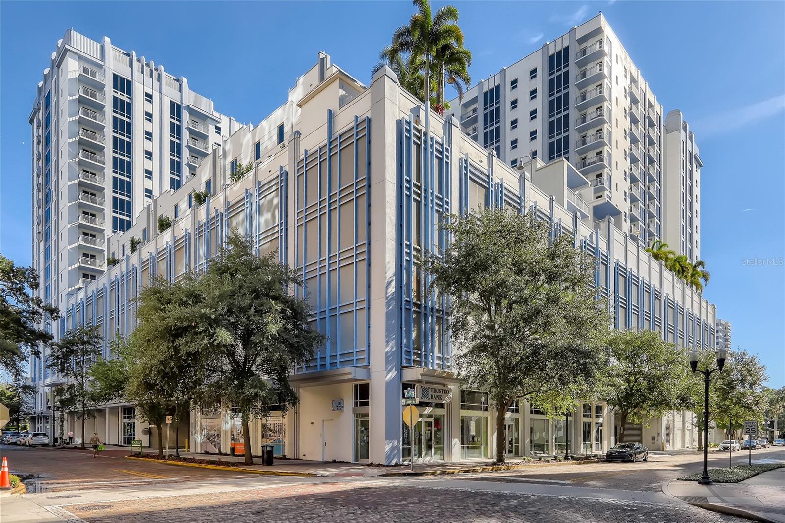 415-2 E PINE ST, ORLANDO, FL — photo 3