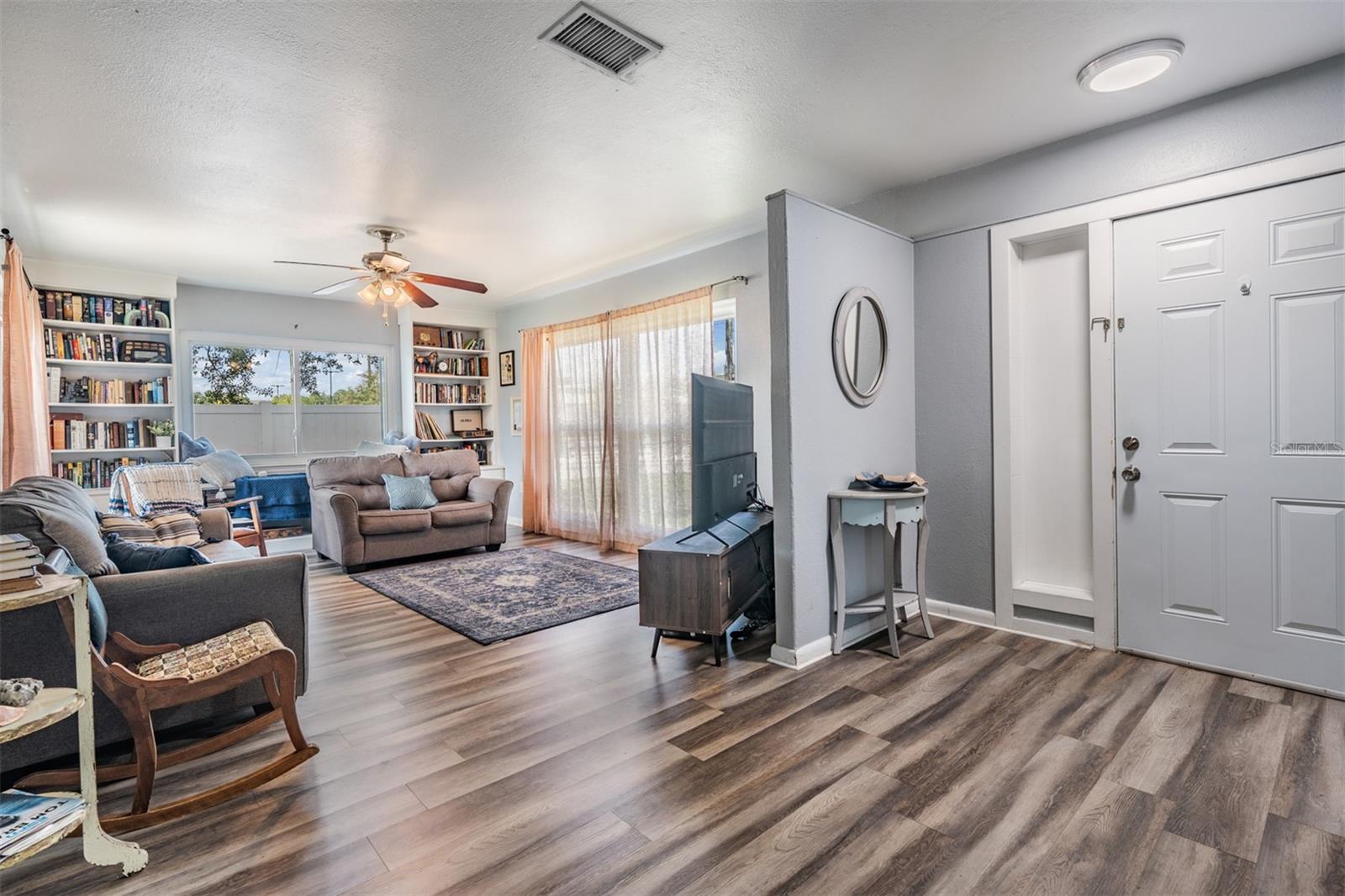 4601 N EMERALD AVE, TAMPA, FL — photo 3
