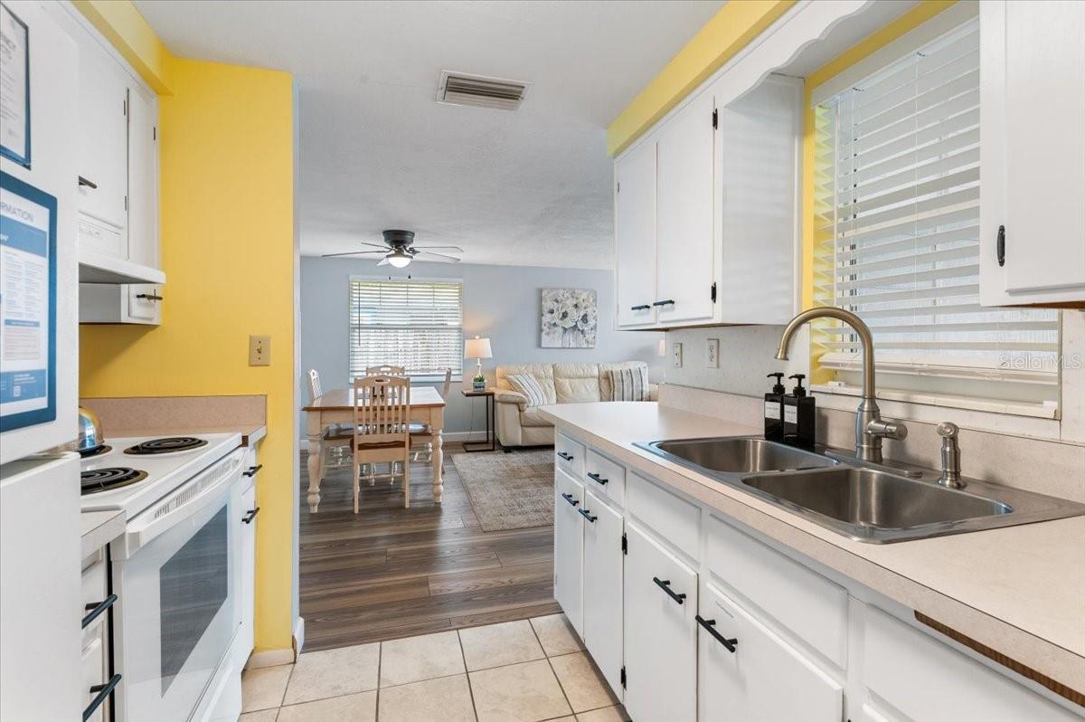 980 CHARLOTTE AVE, SARASOTA, FL — photo 14