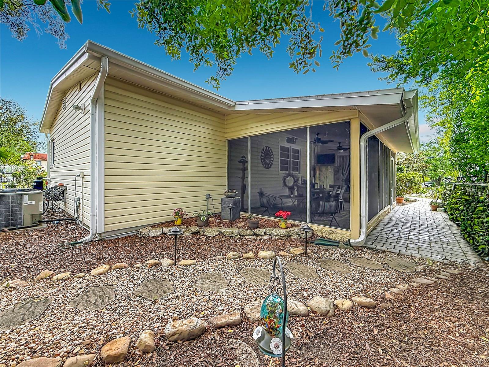 2045 BROADWAY, CLEARWATER, FL — photo 33