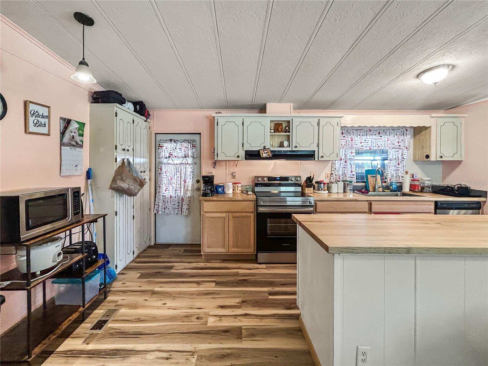 36412 LE SABRE WAY, ZEPHYRHILLS, FL — photo 8