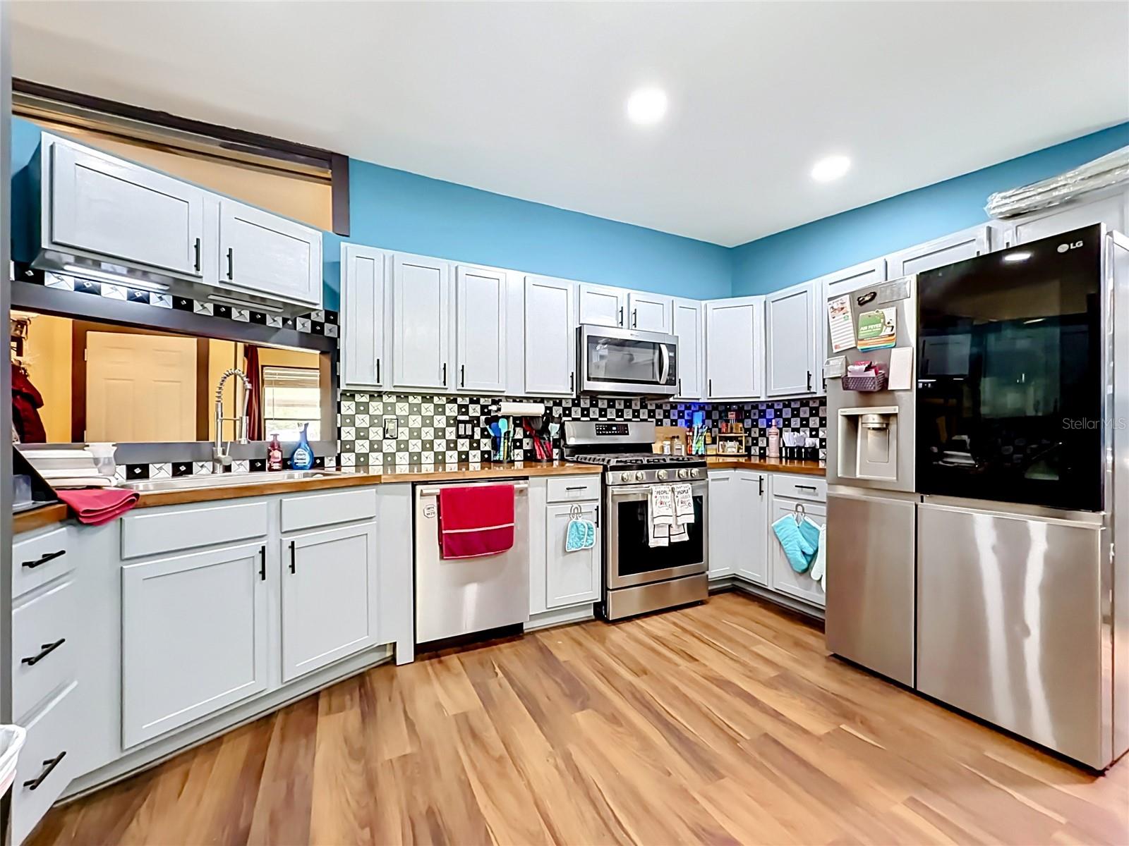 4300 NE 132ND CT, SILVER SPRINGS, FL — photo 10
