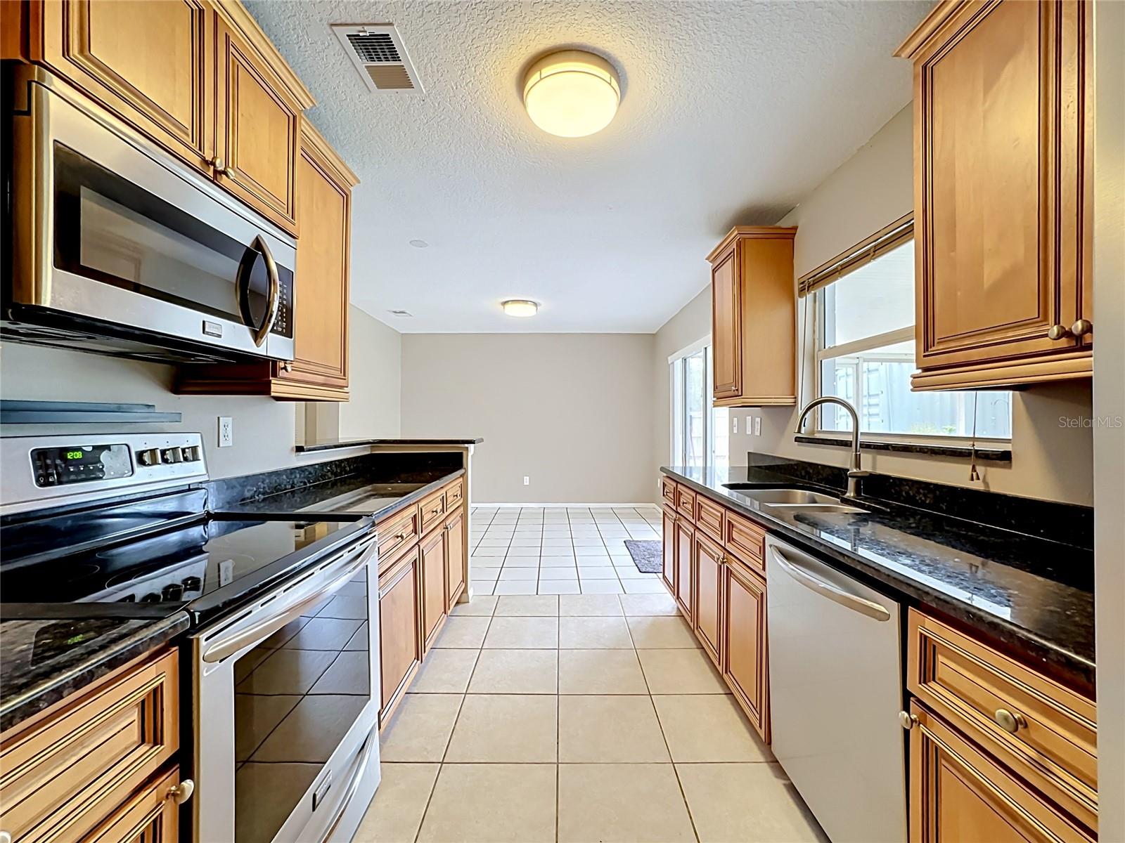 601 BRENTWOOD PL, BRANDON, FL — photo 10