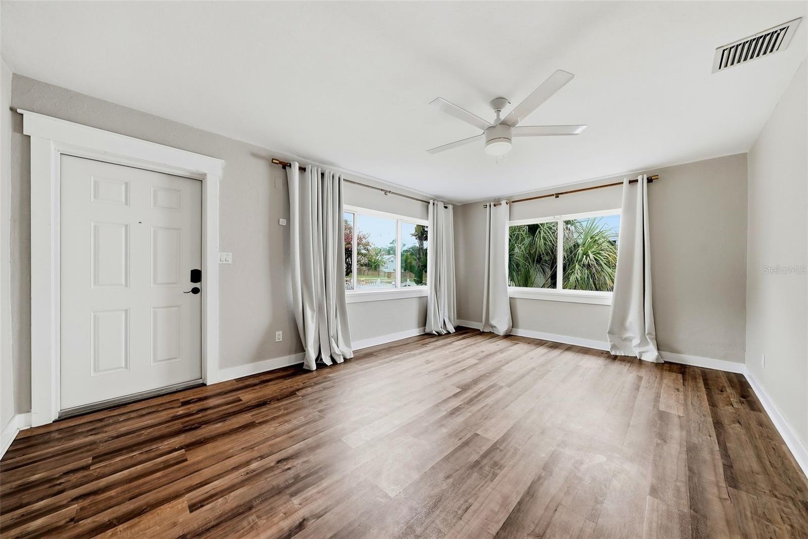 4730 BURLINGTON AVE N, ST PETERSBURG, FL — photo 7