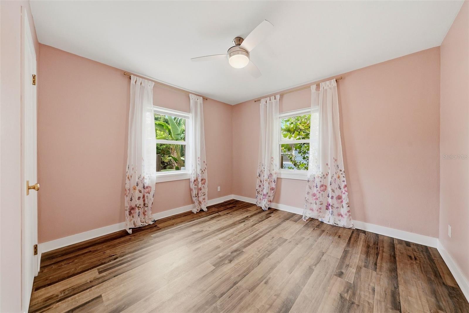 4730 BURLINGTON AVE N, ST PETERSBURG, FL — photo 12