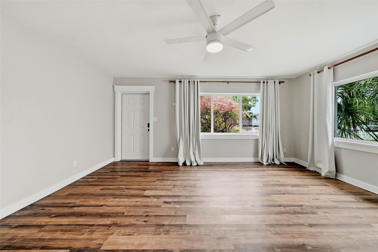 4730 BURLINGTON AVE N, ST PETERSBURG, FL — photo 4