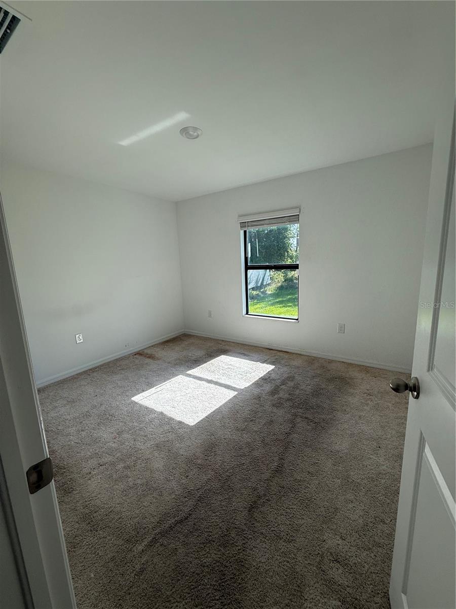 5436 N CHAMBERLAIN BLVD, NORTH PORT, FL — photo 6