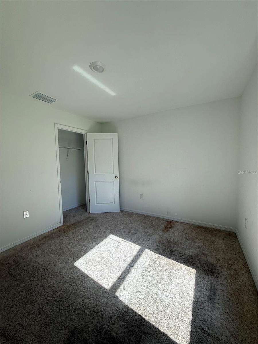 5436 N CHAMBERLAIN BLVD, NORTH PORT, FL — photo 12