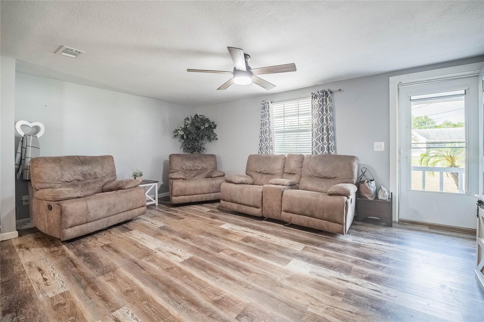 729 E LAKE AVE, EAGLE LAKE, FL — photo 13