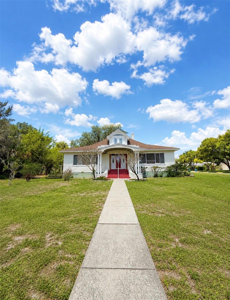 102 S LAKESHORE BLVD, LAKE WALES, FL