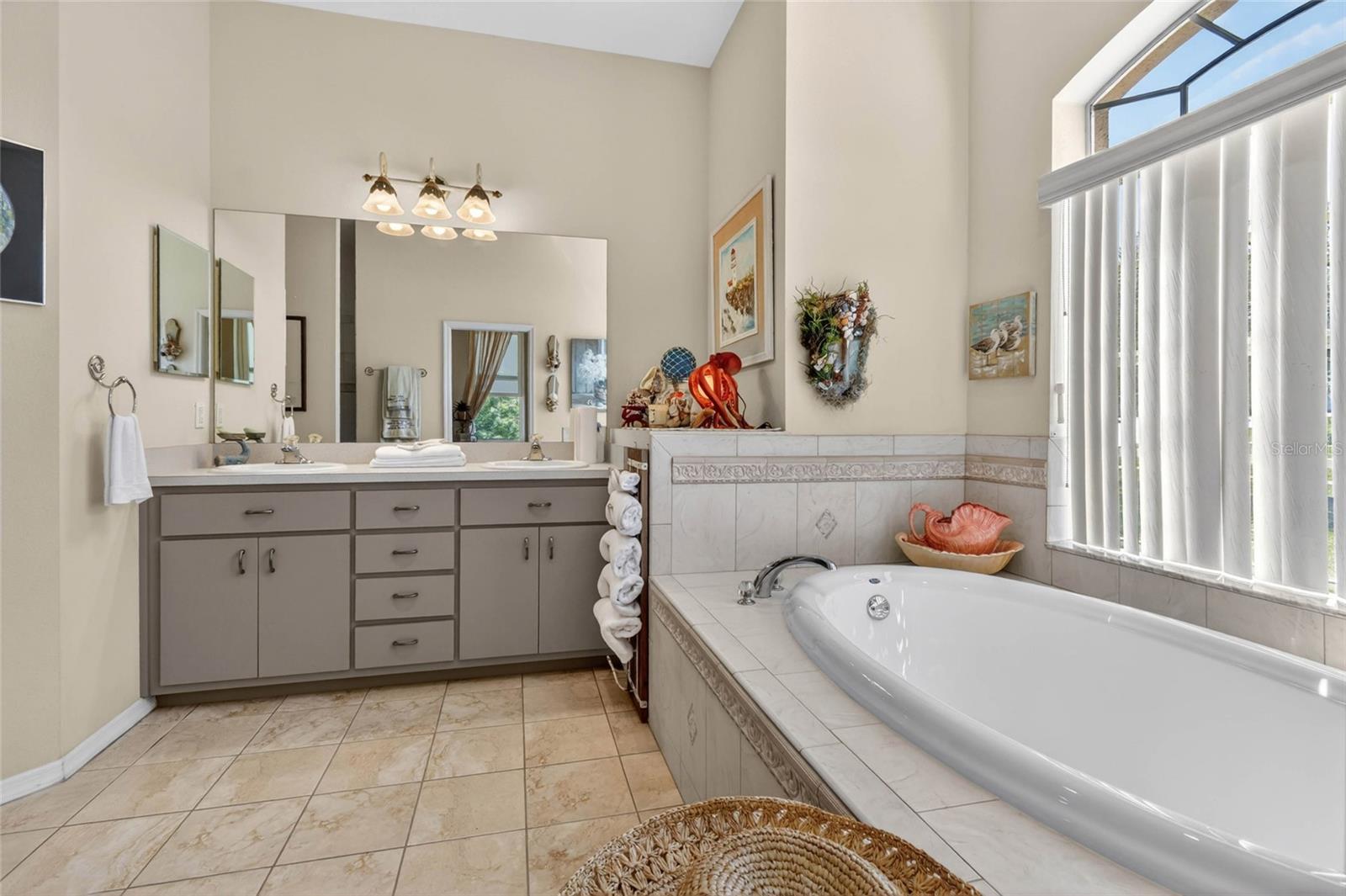 13189 JESSICA DR, SPRING HILL, FL — photo 32