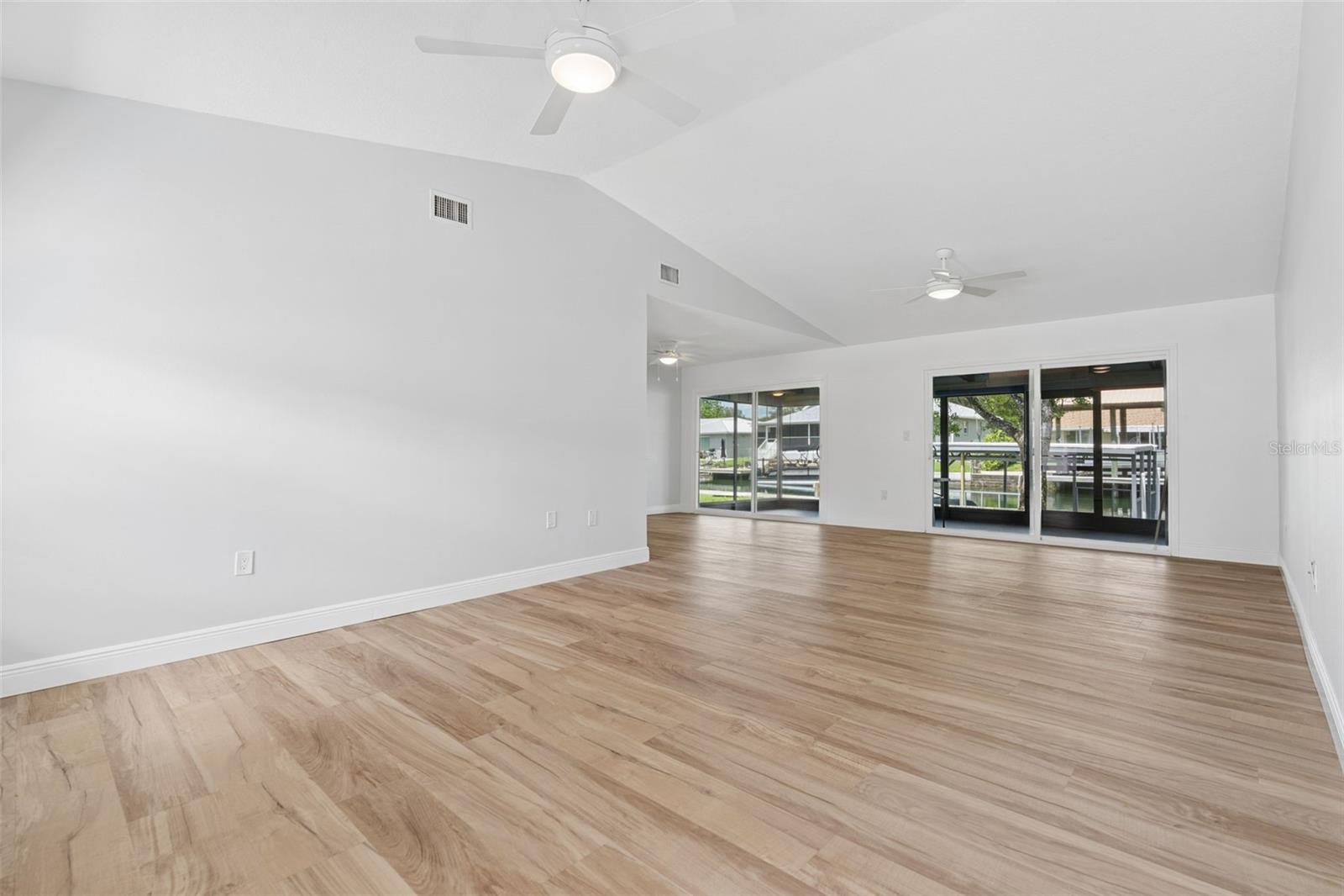 1218 SE 5TH AVE, CRYSTAL RIVER, FL — photo 12